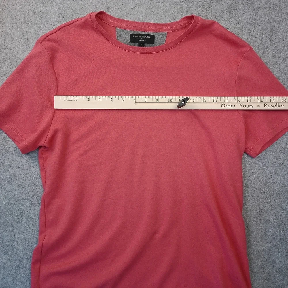 Banana Republic Dress Crew Mens Medium Pink Red Short Sleeve 100% Cotton T-Shirt
